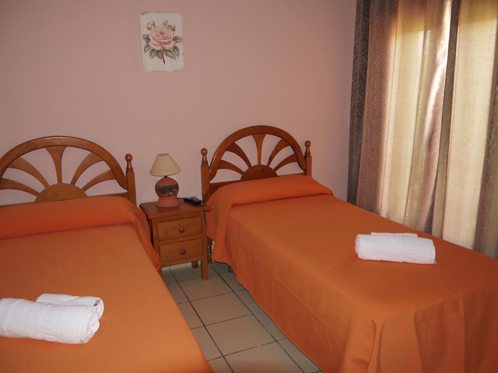 Hotel Rasil เกว็งกา ภายนอก รูปภาพ