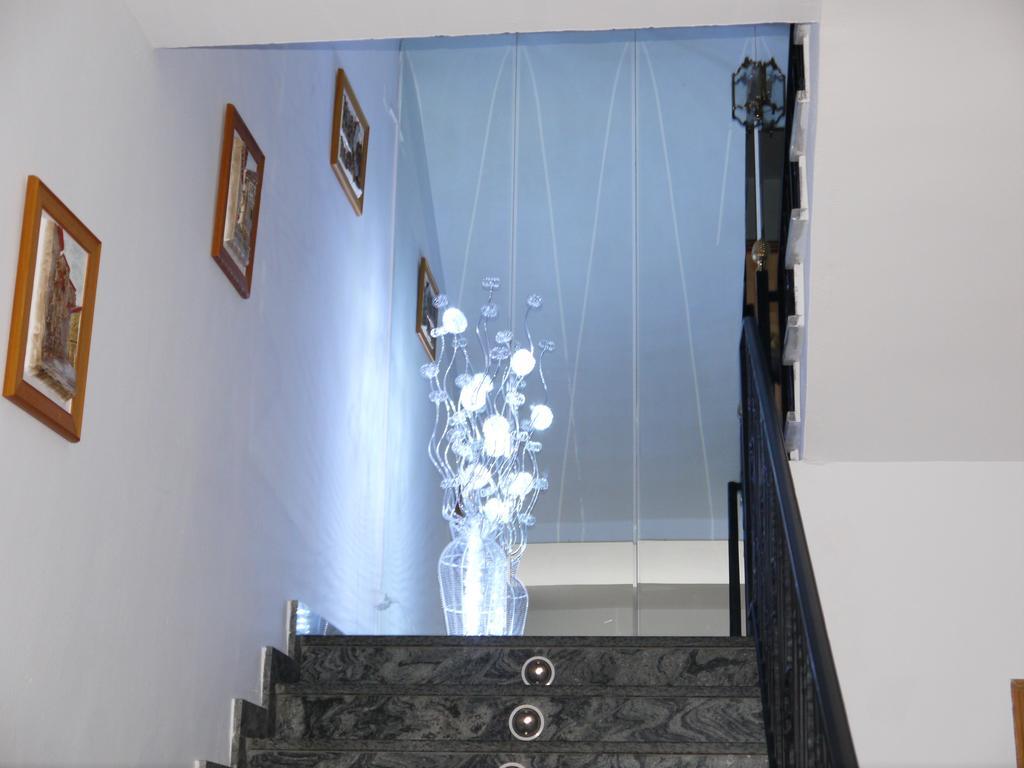 Hotel Rasil เกว็งกา ภายนอก รูปภาพ