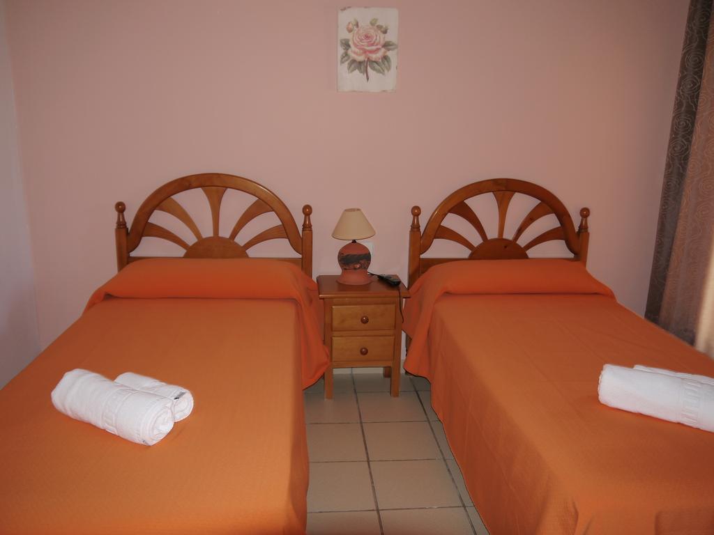 Hotel Rasil เกว็งกา ภายนอก รูปภาพ